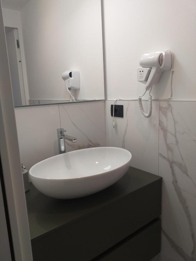 Duomo Apartments Milano Екстер'єр фото
